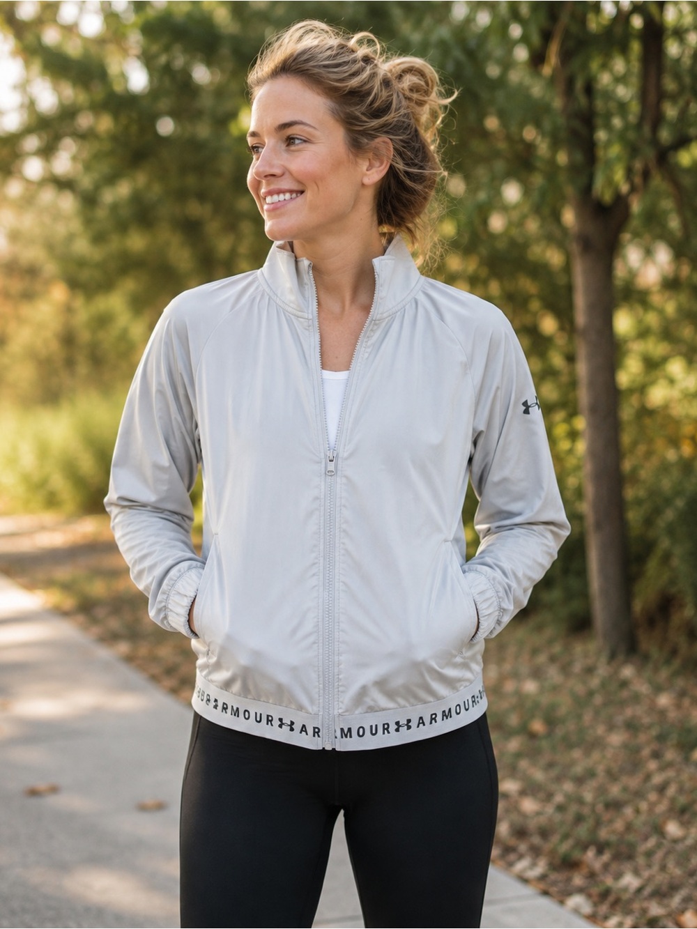 Under Armour HeatGear Women’s Medium Full Zip Track Jacket Gray Logo